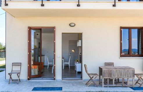 Awesome Apartment In Terre Roveresche - Foto 21