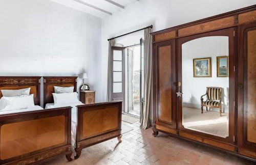 Can Rovira - Stunning Neoclassical Mansion, Just 20 min drive from Barcelona City Center, Ideal for groups and families - Foto 37