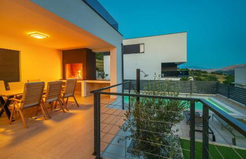 Villa Marina with a Pool - Foto 10