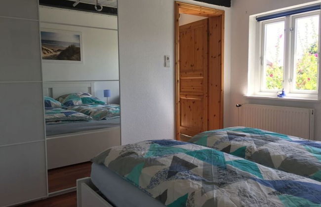 Farsighted Modern Retreat - Photo 3