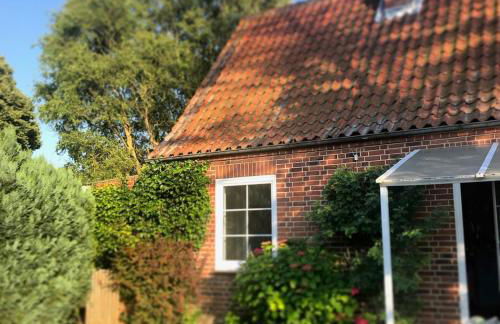 Schönes Ferienhaus mit Garten & Mid Century Möbeln in Strand nähe Avendorf - Foto 3