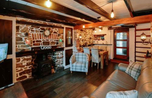 The Smugglers Hideout - Sleeps 4 - with HOT TUB - Foto 17