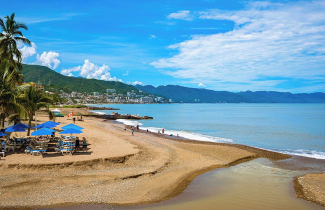 Oceanfront 1BR with Balcony & Pool - Foto 36