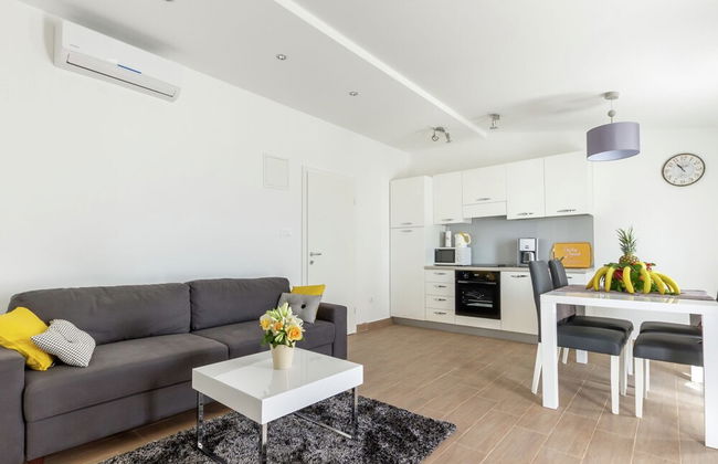 Beautiful Apartment in Between Split and Trogir - Foto 8