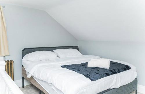 TWO town homes! 6 Bedrooms, 2 King beds, Walk to Eats - Foto 51