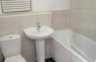 StayNEC LAMPREY- Lux Apartment - Birmingham - For Company, Contractor & Leisure Stays NEC, HS2, JLR, Airport - Foto 10