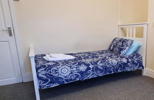 2 Bedroom 4 Beds Family Flat Free Parking Fast Wi-Fi Self-Check-in Cosy Spacious - Foto 16