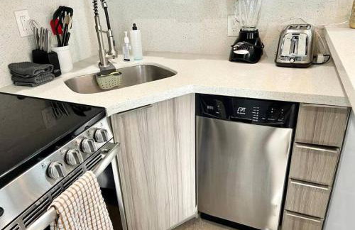 Serene Studio W Parking 10 min from Beach and FLL - Foto 8