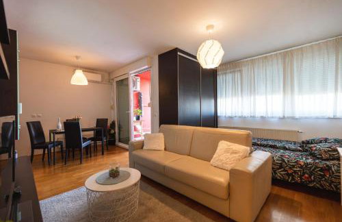 Flexible SelfCheckIns 29 - Zagreb - 1 Bedrooom - Loggia - New - Foto 17