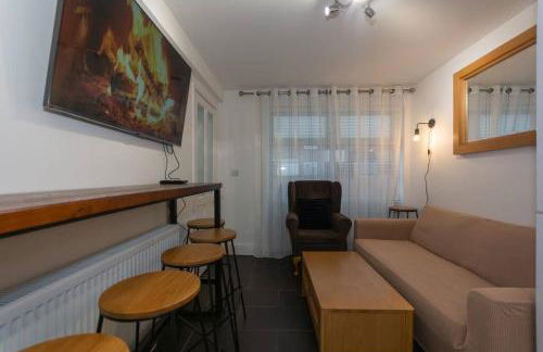 BrumStay UK® 5-Bed House Ideal for Long-Term Stays - Foto 23