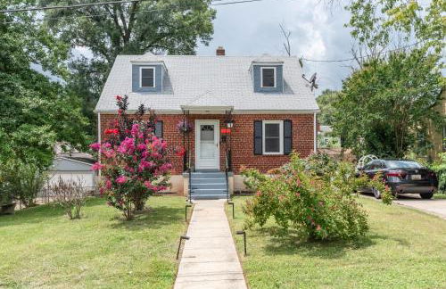 7even Clouds Éclair- Cozy basement nest near NE DC - Foto 32