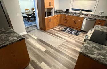 Cozy Main Floor Rental - Foto 11