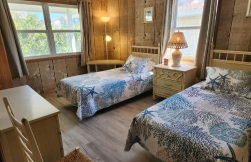 Spacious Beach House Steps to Sand - Foto 20