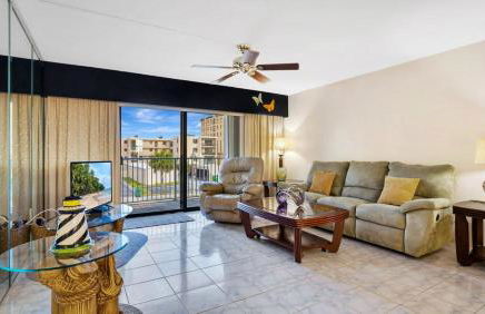 Relaxing Ocean Condo Steps from the Beach - Foto 5