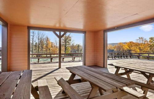 Beautiful Seven Springs- 2 Bed, 2 Bath Condo - Foto 21