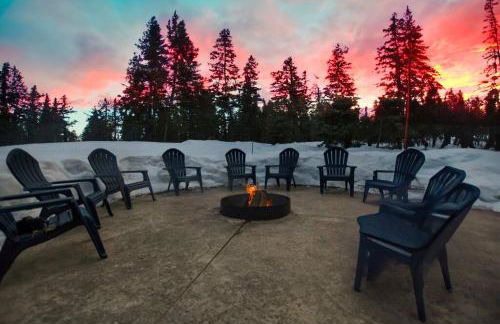 One of a Kind Cabin, Covered Deck, Spa, and Games - Foto 23