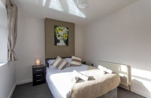 Brand New 5 Bed Home With Snooker Table, Wolverhampton - Foto 10