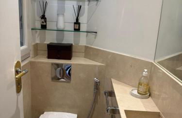 View on Eiffel Tower Seine and Main Monuments - Photo 15