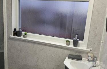 Airport,NEC,JLR,Bham. Entire house 5 beds. - Foto 16