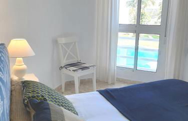 Front beach and swimmingpool in Benalmadena Costa - Photo 10