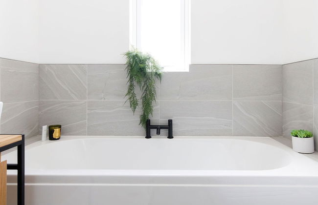 Stylish 2 Bed City Stay - Photo 25