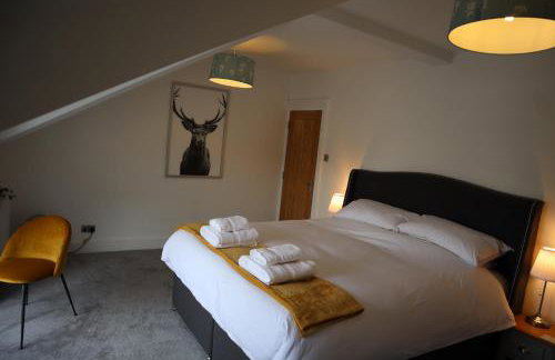 Lake View Family & Pet Friendly Home - Central Bowness - Photo 14