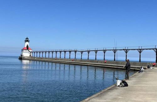 Large-group Retreat w/Loft Space Near Beach - Foto 3