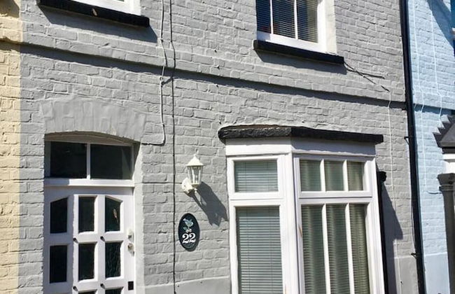 Cosy Seaside House 2min 5 Sandy Beach's 2 Dbl Beds - Photo 1