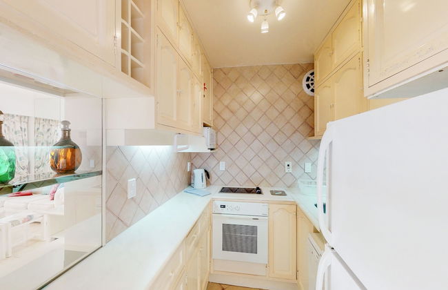 Oceana Suites Vanguardia - Photo 10