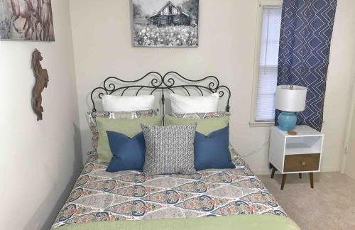 Decatur Chic Family Home with Pool Table - Photo 24