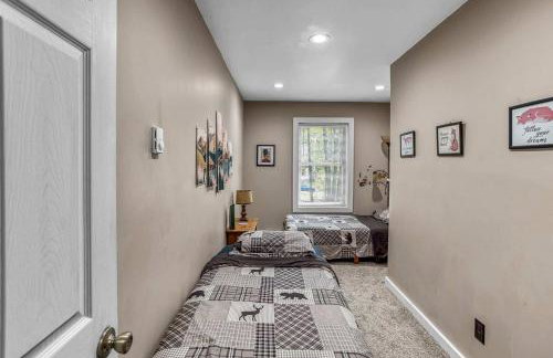 Luxury Lakeside Mountain Escape with Wraparound Deck Near Terra Alta, West Virginia - Foto 45