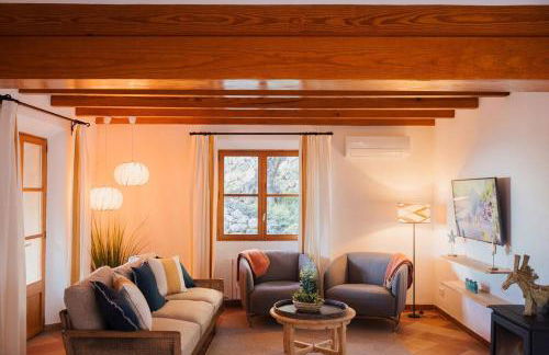 Villa renovada vista al mar y piscina climatizada - Foto 33