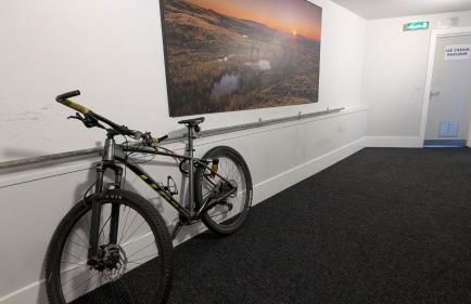 Captivating 1-bed Apartment, Merthyr Tydfil - - Photo 36