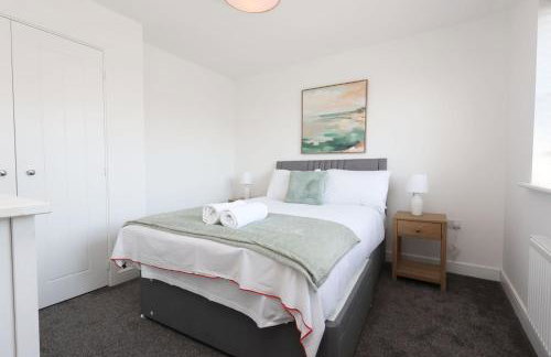 Contractor 4 Bed 2 BA 5 mins to Airport & Barry With Parking - Foto 39