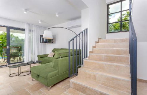 Amazing Home In Jurdani - Foto 19