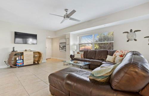 Ocean View Next to Pool and Amenities Corner Unit 3 Balconies OW20-201 - Foto 8