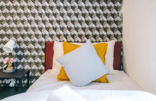 Group-Friendly Home near Manchester with Hot Tub and Private Cinema Room - Foto 25