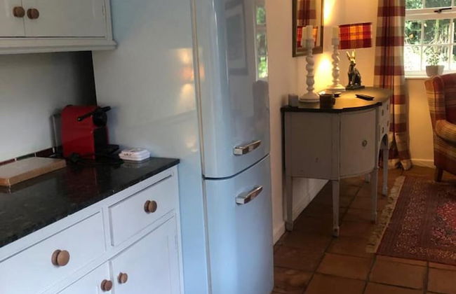 Charming Country Cottage in a Peaceful Location - Photo 11