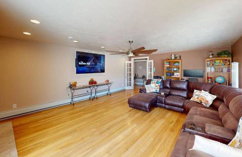 Tacit Shadow Resort Paradise Deluxe Suite, Gym, Coffee Bar, Hot-Tub, Free Laundry, Food Available - Foto 7