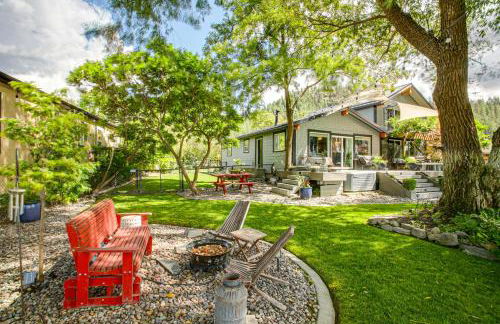 Hot Tub, Deck and Mtn Views Nine Mile Falls Duplex - Foto 2