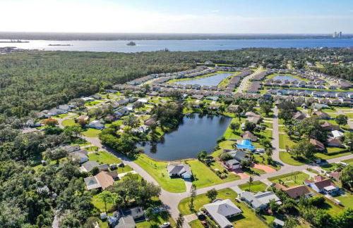 Spacious lakefront pool home in North Fort Myers - Foto 27