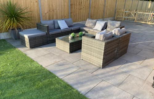 Blissful 4-Bedroom Home with Hot tub - Foto 15