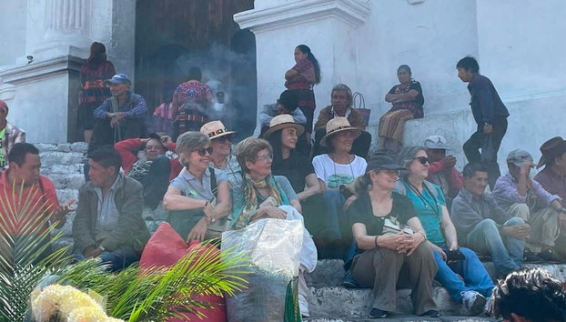 Circuito de 4 días por Guatemala - Foto 3, Escaleras de la iglesia de Chichicastenango