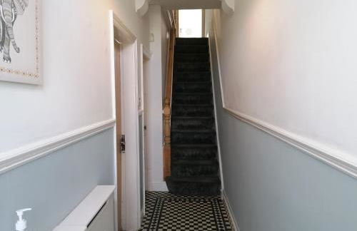 Chester 4 Bedroom House, Contractors & Leisure by Rework Accommodation - Photo 9