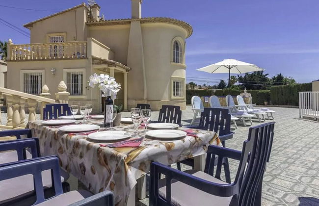 Charming Holiday Home in Calpe With Barbeque - Photo 8