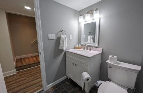 Modern Luxe Family & Groups Friendly Bungalow with Patio & Workspace - Foto 20