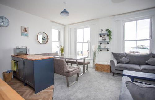 Lovely 3-Bedroom Apartment with Stunning Sea Views - Foto 14