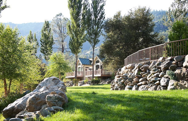 Strawhouse Resorts - Photo 7