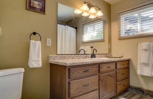 Chic Silver City Getaway with Patio and Gas Grill - Foto 21