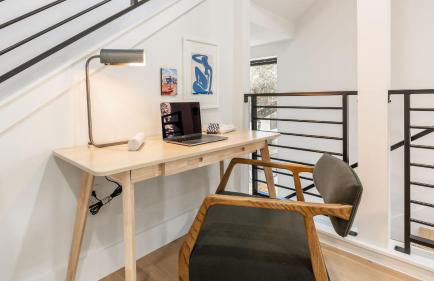 6BDR Luxe Pool Retreat • City Views Ping Pong Foosball Guest House Henley - Foto 67